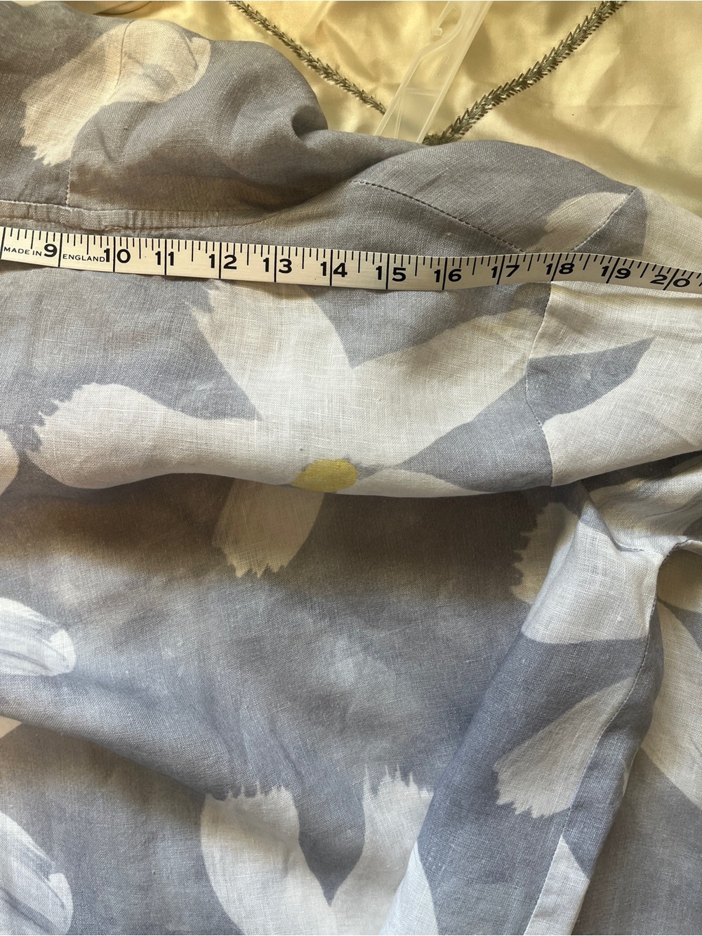 Gray Hooded Linen Tunic with White Floral Print and Yellow Accents - Picture 5 of 5